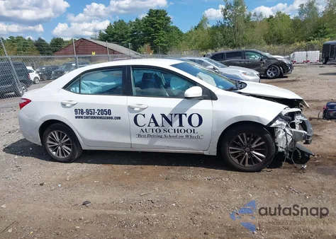 2015 Toyota Corolla Le Plus z USA, uszkodzony, nr VIN 5YFBURHE0FP182492